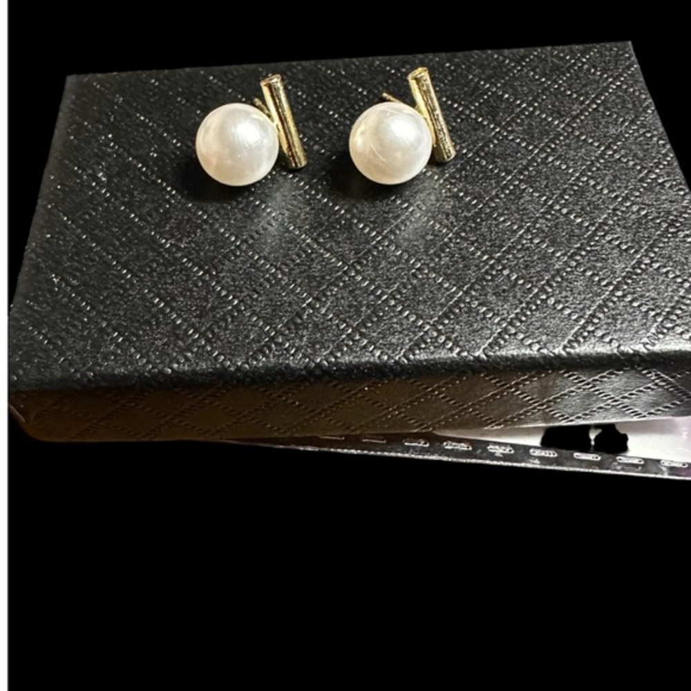 Anthro Vegan Tahitian Pearl Gold Post Earrings